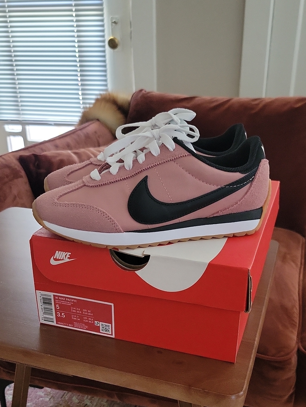 Nike Womens Pacific